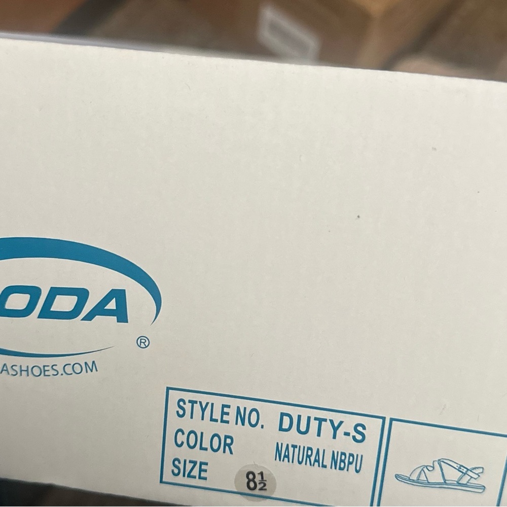 Soda sandals